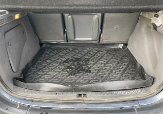 Подержанный автомобиль Citroen Xsara Picasso 2008 года (13 фото)