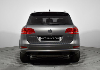 Подержанный автомобиль Volkswagen Touareg 2014 года (4 фото)