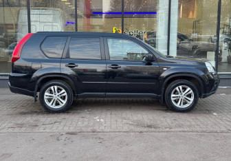 Подержанный автомобиль Nissan X-Trail 2014 года (4 фото)