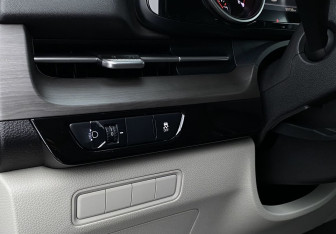 Подержанный автомобиль Kia Carnival 2021 года (22 фото)