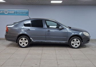 Подержанный автомобиль Skoda Octavia Liftback 2011 года (4 фото)