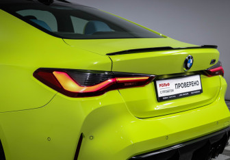 Подержанный автомобиль BMW M4 Coupe 2021 года (16 фото)