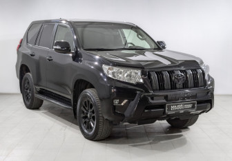 Подержанный автомобиль Toyota Land Cruiser Prado 2019 года (3 фото)