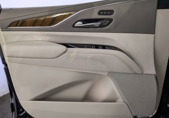 Подержанный автомобиль Cadillac Escalade Suv 2021 года (19 фото)