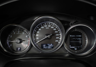 Подержанный автомобиль Mazda CX-5 2012 года (12 фото)