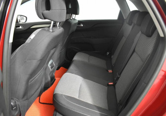 Подержанный автомобиль Citroen C4 Hatchback 2014 года (17 фото)