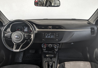 Подержанный автомобиль Kia Rio Hatchback 2021 года (13 фото)