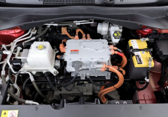 Подержанный автомобиль Москвич 3е 2023 года (9 фото)