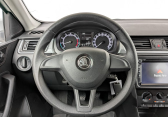 Подержанный автомобиль Skoda Rapid Liftback 2018 года (21 фото)