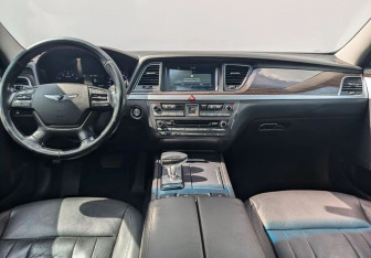 Подержанный автомобиль Genesis G80 2017 года (9 фото)