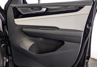 Подержанный автомобиль Volkswagen Teramont 2023 года (24 фото)