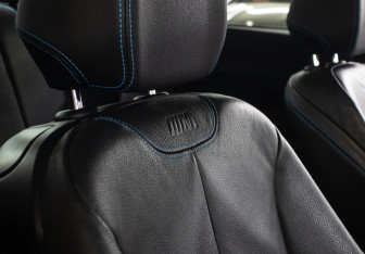 Подержанный автомобиль BMW M2 2019 года (12 фото)