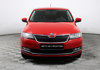 Подержанный автомобиль Skoda Rapid Liftback 2018 года (2 фото)