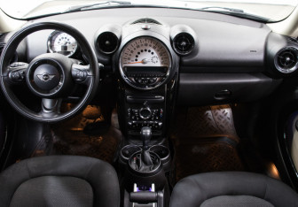 Подержанный автомобиль MINI Countryman 2013 года (10 фото)