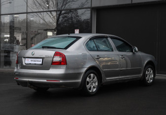 Подержанный автомобиль Skoda Octavia Liftback 2010 года (5 фото)