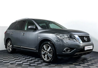 Подержанный автомобиль Nissan Pathfinder 2014 года (3 фото)