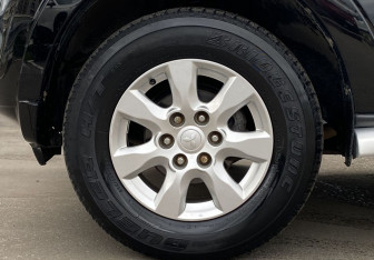 Подержанный автомобиль Mitsubishi Pajero 2013 года (9 фото)