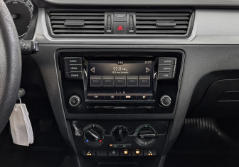 Подержанный автомобиль Skoda Rapid Liftback 2019 года (17 фото)