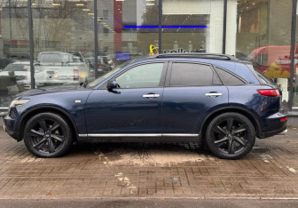 Подержанный автомобиль Infiniti FX 2006 года (5 фото)
