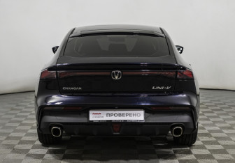 Подержанный автомобиль Changan UNI-V 2024 года (6 фото)