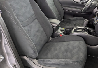 Подержанный автомобиль Nissan X-Trail 2016 года (23 фото)