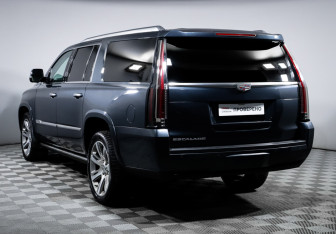 Подержанный автомобиль Cadillac Escalade Suv 2019 года (7 фото)