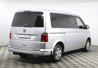 Подержанный автомобиль Volkswagen Caravelle 2015 года (5 фото)