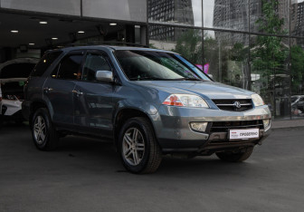 Подержанный автомобиль Acura MDX 2002 года (3 фото)