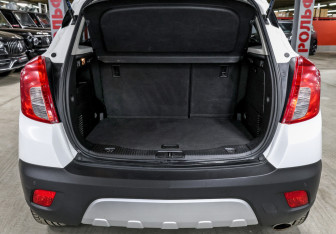 Подержанный автомобиль Opel Mokka 2013 года (10 фото)