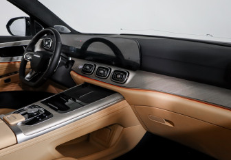 Подержанный автомобиль Jaecoo J8 2024 года (9 фото)