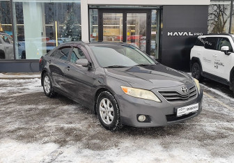 Подержанный автомобиль Toyota Camry Sedan 2011 года (3 фото)