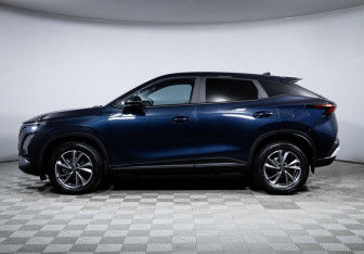 Подержанный автомобиль Omoda C5 2024 года (8 фото)