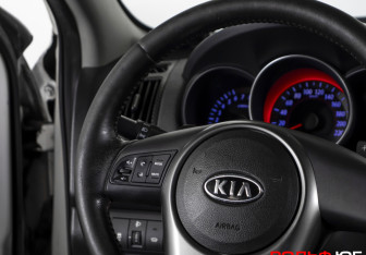 Подержанный автомобиль Kia Cerato Sedan 2010 года (13 фото)