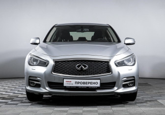 Подержанный автомобиль Infiniti Q50 2014 года (2 фото)