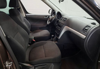 Подержанный автомобиль Skoda Yeti 2014 года (10 фото)