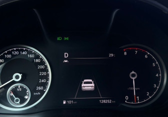 Подержанный автомобиль Genesis G80 2021 года (14 фото)