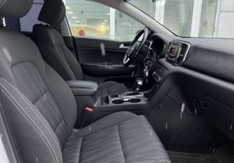 Подержанный автомобиль Kia Sportage 2017 года (24 фото)