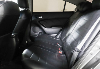 Подержанный автомобиль Kia Cerato Sedan 2013 года (10 фото)