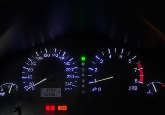 Подержанный автомобиль Mitsubishi Carisma Sedan 1999 года (13 фото)