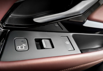 Подержанный автомобиль Land Rover Range Rover Evoque 2021 года (28 фото)