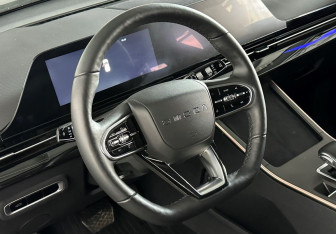 Подержанный автомобиль Omoda C5 2023 года (12 фото)