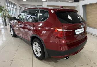 Подержанный автомобиль BMW X3 2013 года (7 фото)