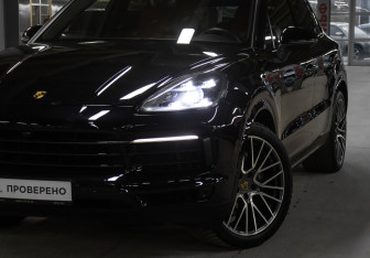 Подержанный автомобиль Porsche Cayenne 2018 года (29 фото)