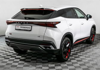 Подержанный автомобиль Omoda C5 2023 года (5 фото)