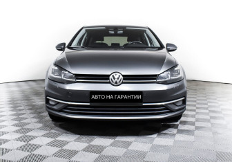 Подержанный автомобиль Volkswagen Golf Hatchback 2018 года (2 фото)