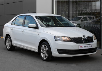 Подержанный автомобиль Skoda Rapid Liftback 2014 года (3 фото)