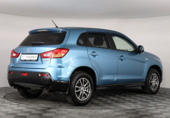 Подержанный автомобиль Mitsubishi ASX 2010 года (3 фото)