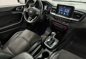 Подержанный автомобиль Kia Ceed Hatchback 2019 года (11 фото)