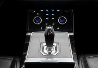 Подержанный автомобиль Land Rover Range Rover Evoque 2020 года (19 фото)