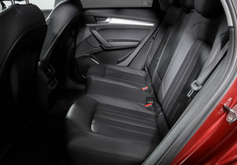 Подержанный автомобиль Audi Q5 2021 года (10 фото)